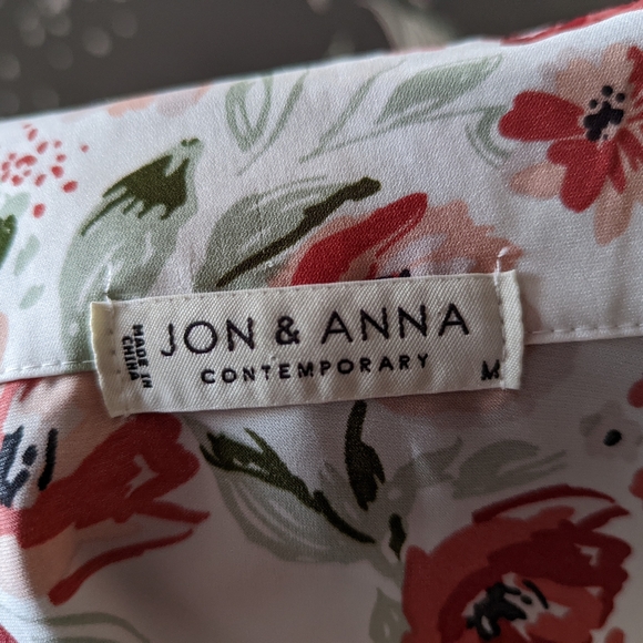 Jon & Anna Crop Top - Picture 5 of 7